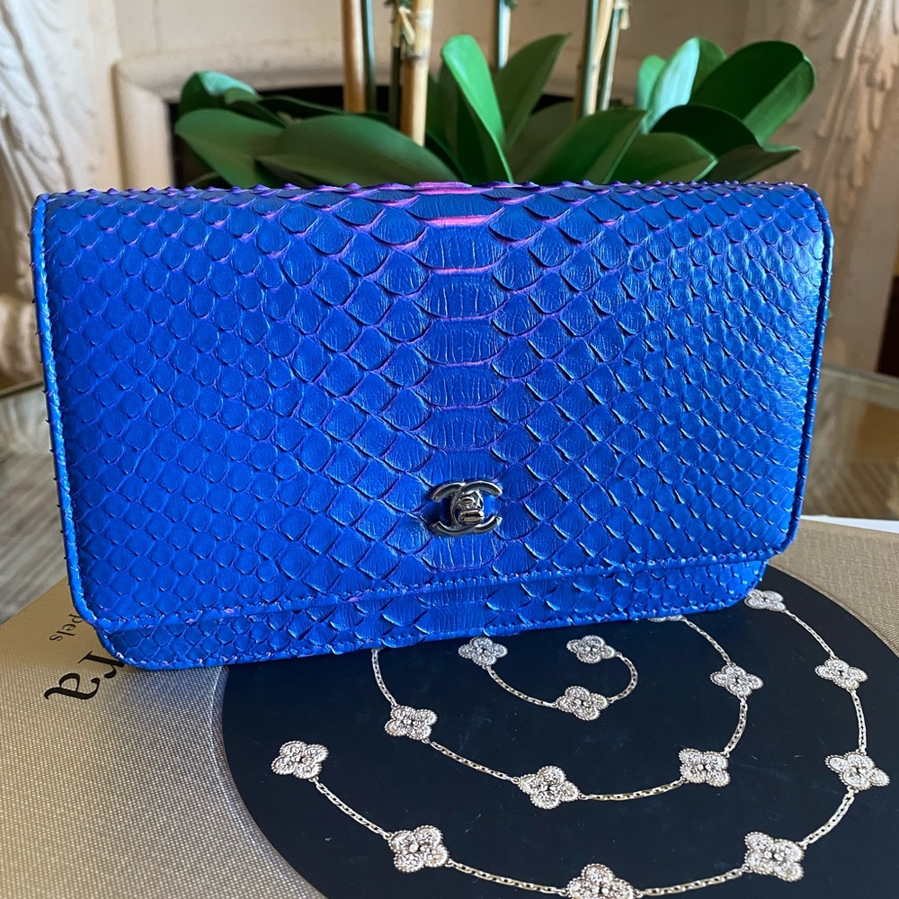 RARE ⭐️ Chanel WOC Python Blue and Pink ⭐️ NWT - Picture 14 of 15